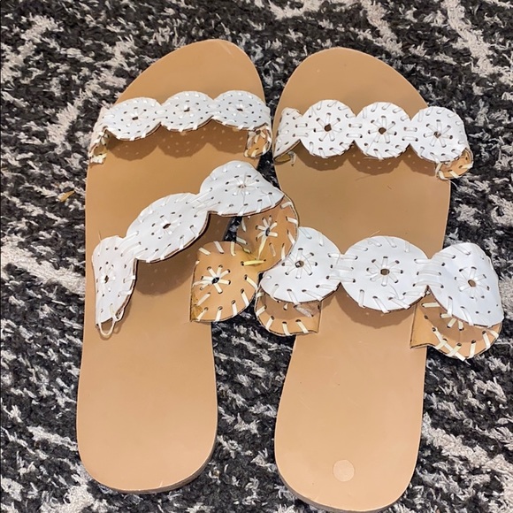 Jack Roger look alike Cracker Barrel Sandals - Picture 2 of 3